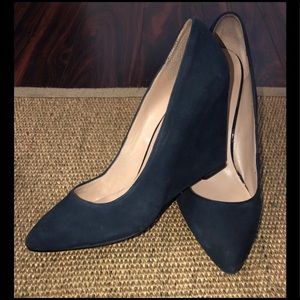 Franco Sarto Navy blue pointed toe suede wedge 10
